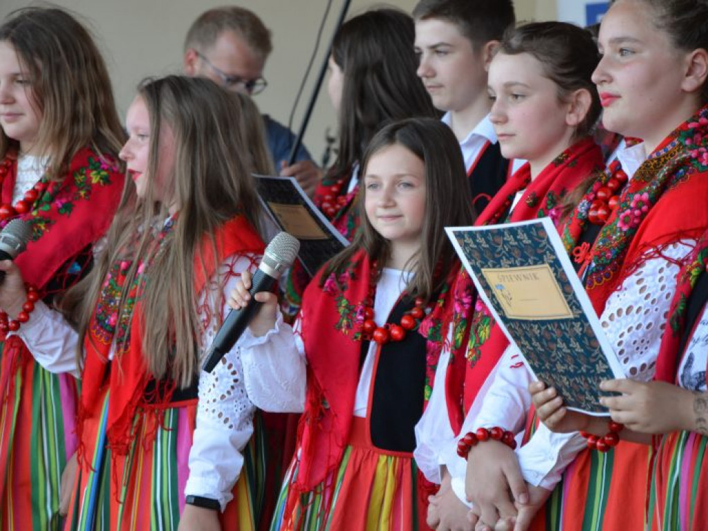Wyśmienite pierogi i wesoła zabawa - Piorogarnia Łoniów 2022 [zdjęcia]