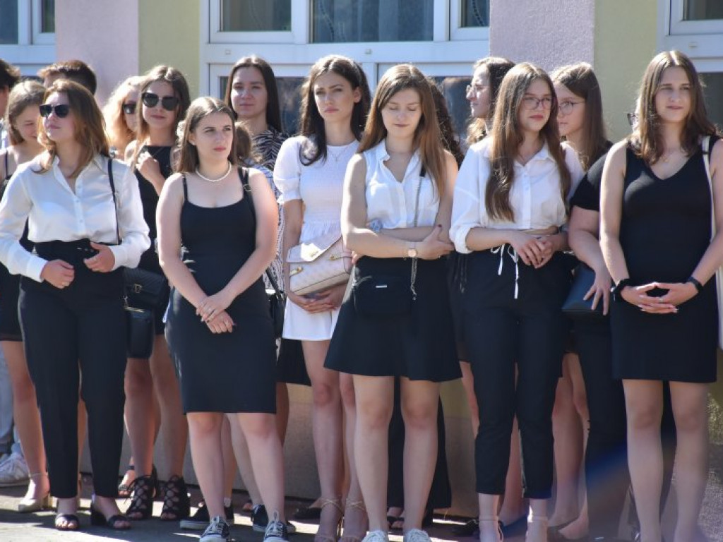 Tarnobrzeg. Uroczyste zakończenie roku szkolnego w 