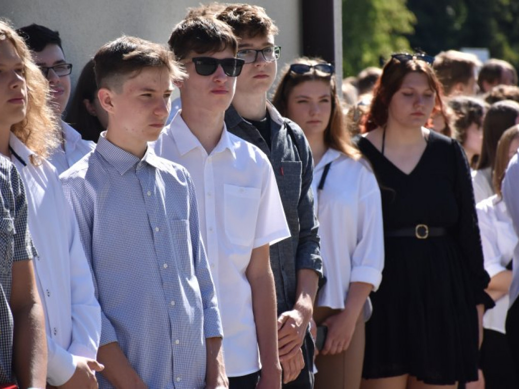 Tarnobrzeg. Uroczyste zakończenie roku szkolnego w 