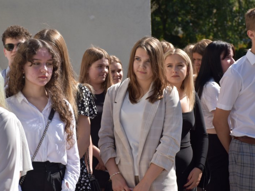 Tarnobrzeg. Uroczyste zakończenie roku szkolnego w 