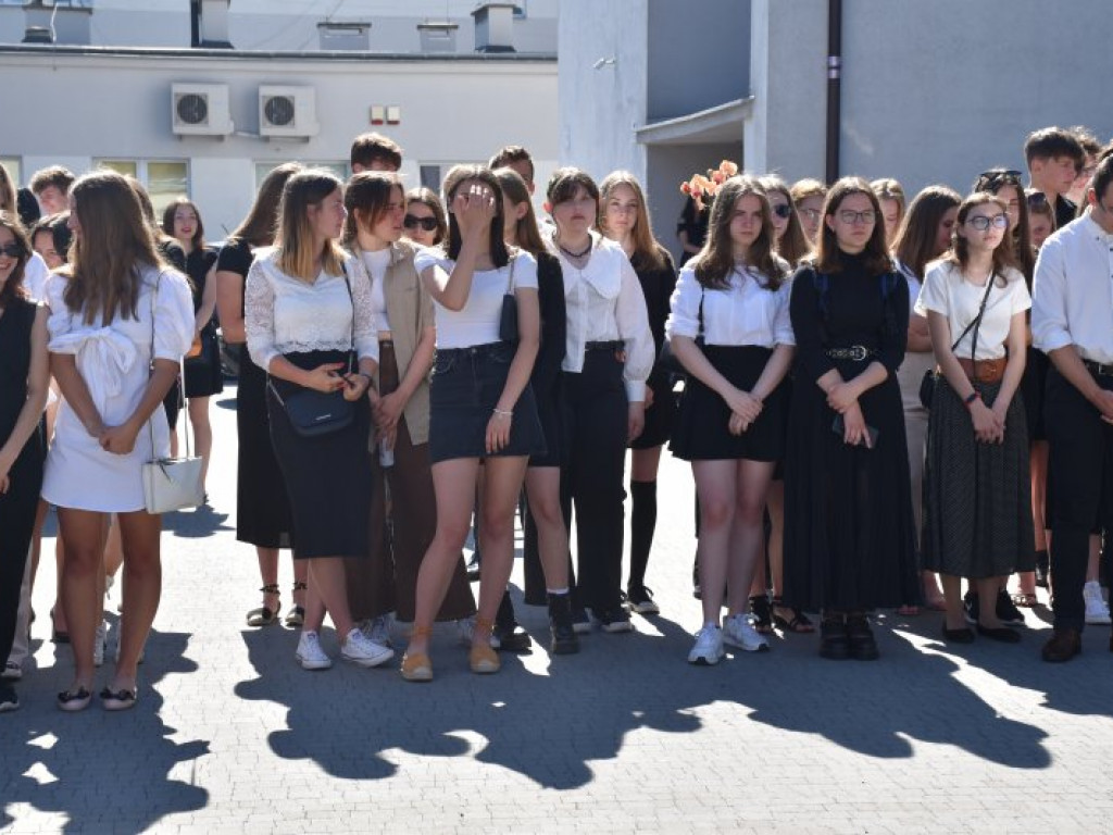 Tarnobrzeg. Uroczyste zakończenie roku szkolnego w 
