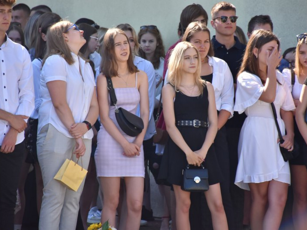 Tarnobrzeg. Uroczyste zakończenie roku szkolnego w 