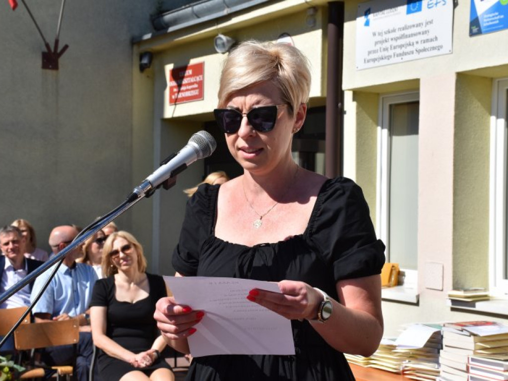 Tarnobrzeg. Uroczyste zakończenie roku szkolnego w 