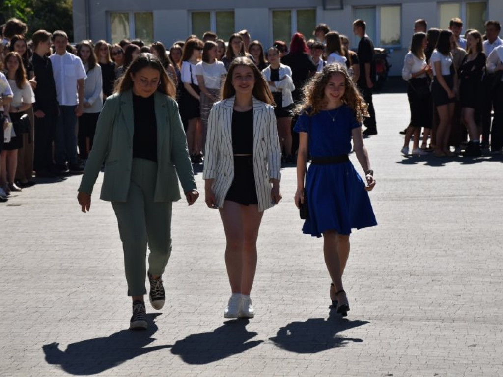 Tarnobrzeg. Uroczyste zakończenie roku szkolnego w 