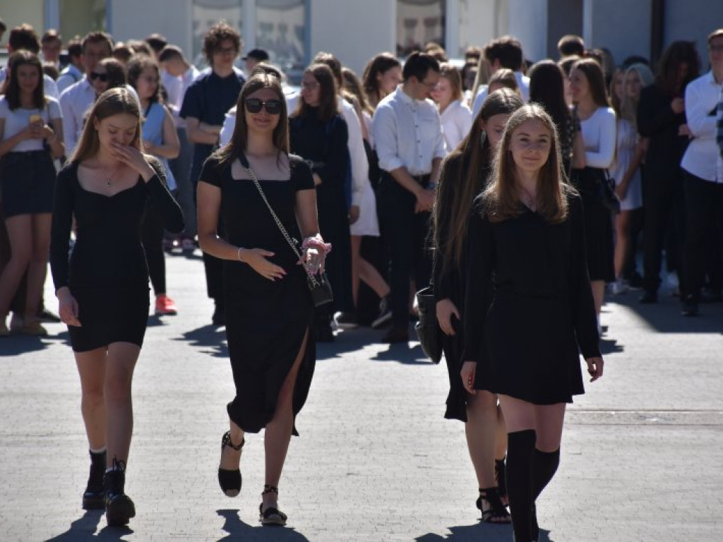 Tarnobrzeg. Uroczyste zakończenie roku szkolnego w 