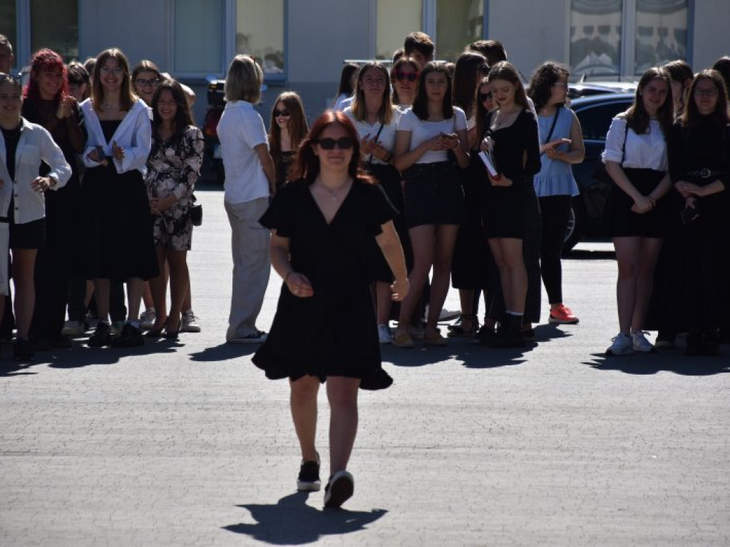 Tarnobrzeg. Uroczyste zakończenie roku szkolnego w 