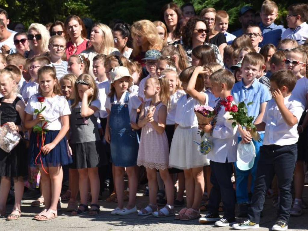 Uroczyste zakończenie roku szkolonego w Szkole Podstawowej nr 10 w Tarnobrzegu. Zobacz zdjęcia!