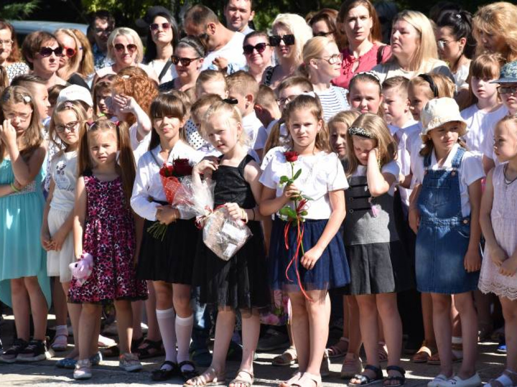Uroczyste zakończenie roku szkolonego w Szkole Podstawowej nr 10 w Tarnobrzegu. Zobacz zdjęcia!