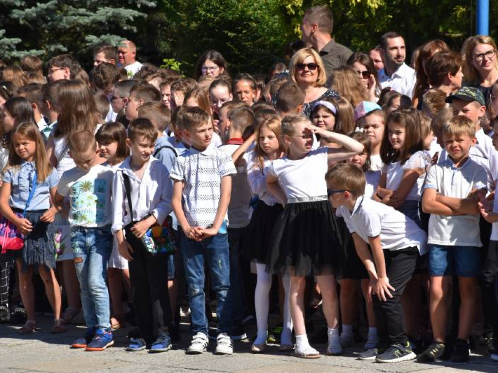 Uroczyste zakończenie roku szkolonego w Szkole Podstawowej nr 10 w Tarnobrzegu. Zobacz zdjęcia!