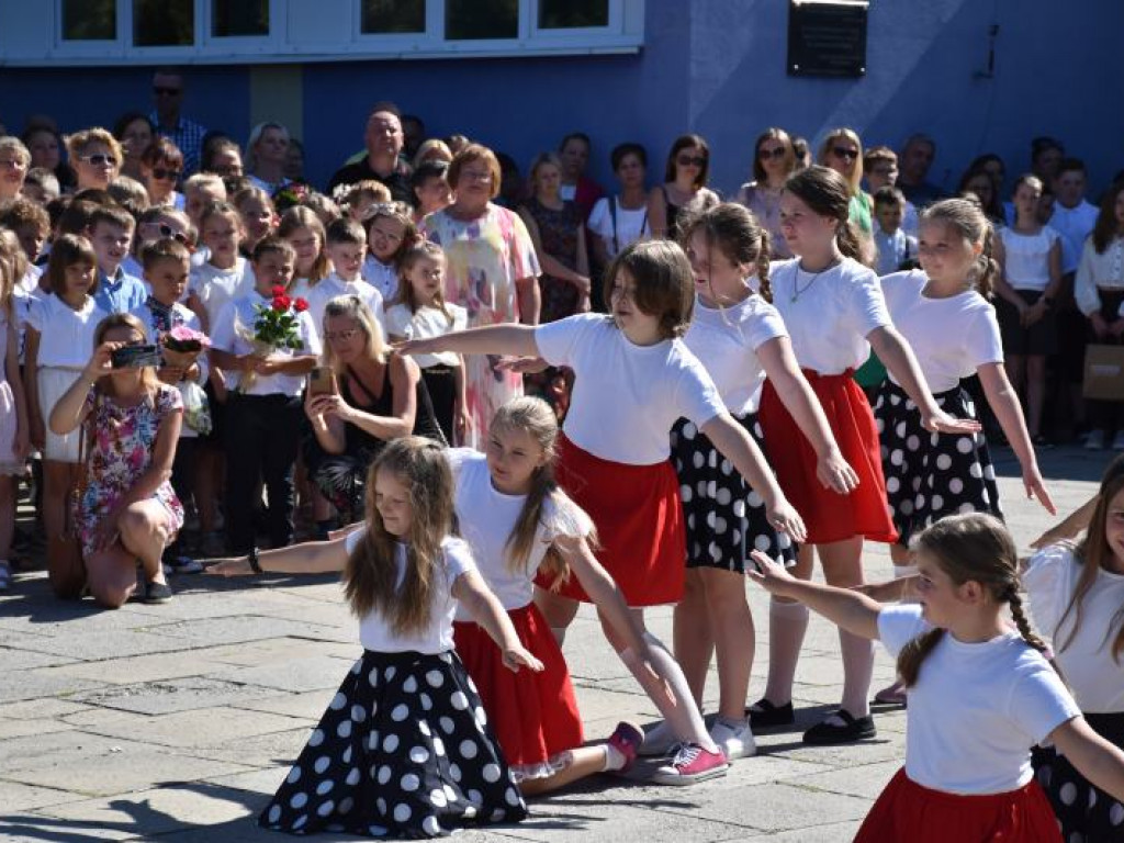 Uroczyste zakończenie roku szkolonego w Szkole Podstawowej nr 10 w Tarnobrzegu. Zobacz zdjęcia!