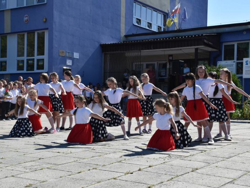 Uroczyste zakończenie roku szkolonego w Szkole Podstawowej nr 10 w Tarnobrzegu. Zobacz zdjęcia!