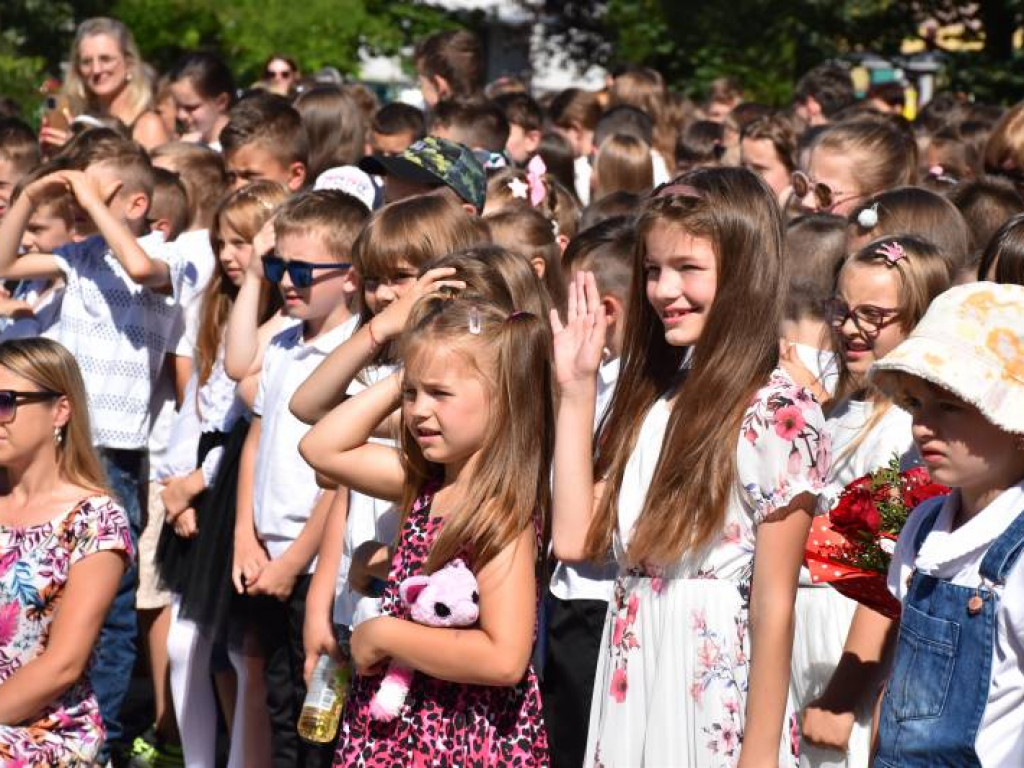 Uroczyste zakończenie roku szkolonego w Szkole Podstawowej nr 10 w Tarnobrzegu. Zobacz zdjęcia!