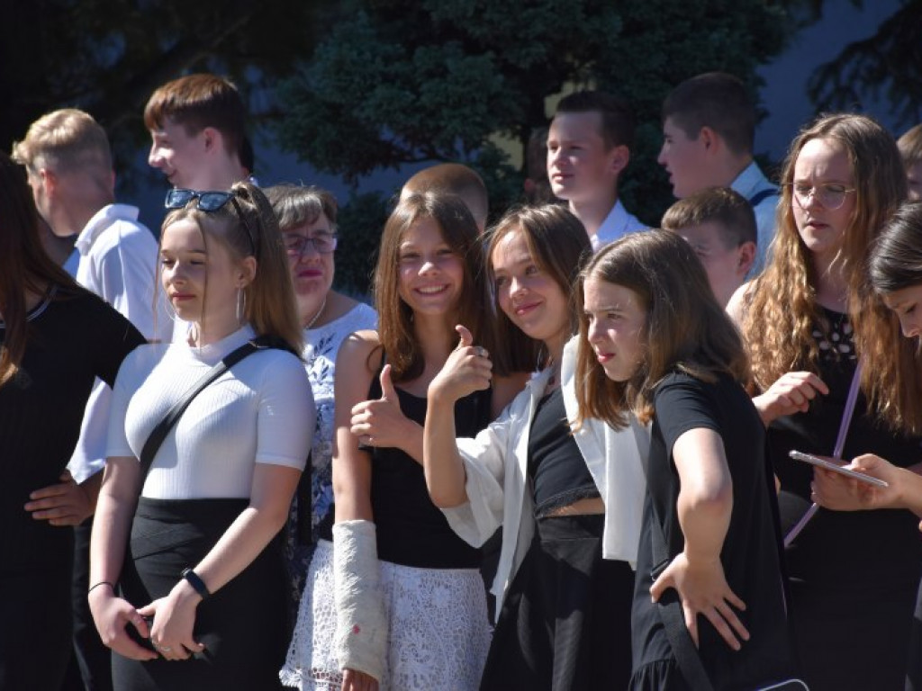 Uroczyste zakończenie roku szkolonego w Szkole Podstawowej nr 10 w Tarnobrzegu. Zobacz zdjęcia!