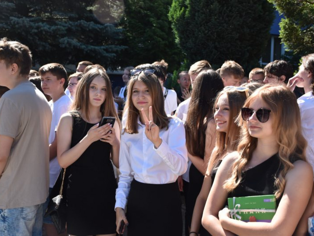 Uroczyste zakończenie roku szkolonego w Szkole Podstawowej nr 10 w Tarnobrzegu. Zobacz zdjęcia!