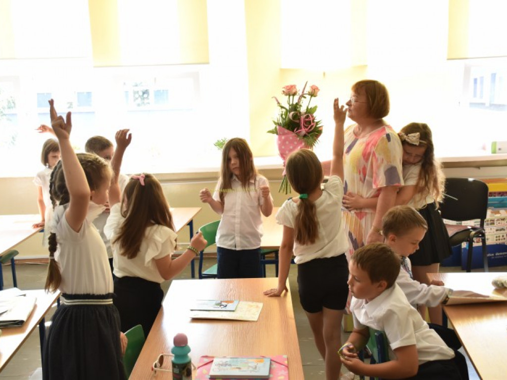 Uroczyste zakończenie roku szkolonego w Szkole Podstawowej nr 10 w Tarnobrzegu. Zobacz zdjęcia!