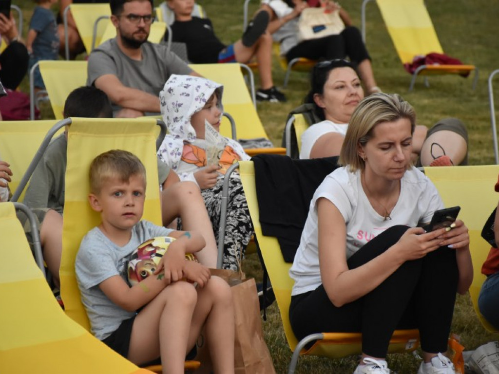 Rodzinny wieczór z kinem plenerowym przy Zamku w Baranowie Sandomierskim [zdjęcia]