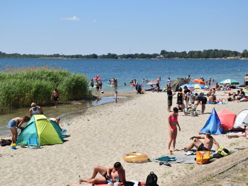 Pierwsza niedziela wakacji nad Jeziorem Tarnobrzeskim. Zobacz zdjęcia!