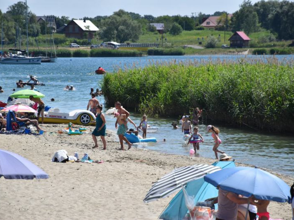 Pierwsza niedziela wakacji nad Jeziorem Tarnobrzeskim. Zobacz zdjęcia!