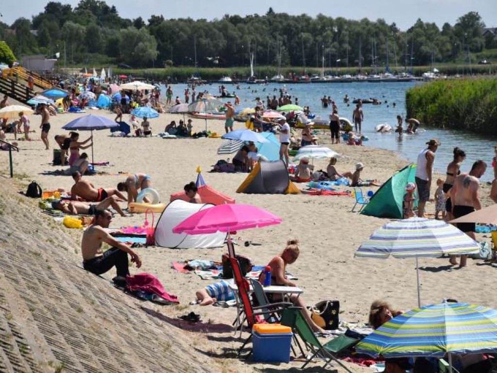 Pierwsza niedziela wakacji nad Jeziorem Tarnobrzeskim. Zobacz zdjęcia!