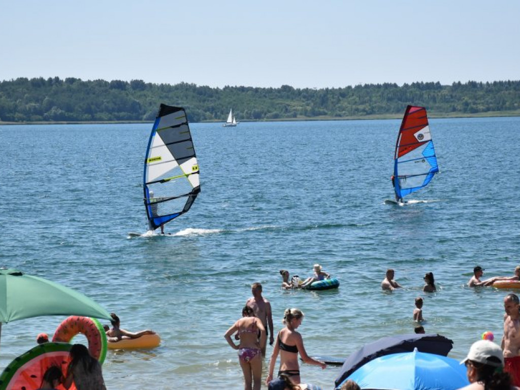 Pierwsza niedziela wakacji nad Jeziorem Tarnobrzeskim. Zobacz zdjęcia!