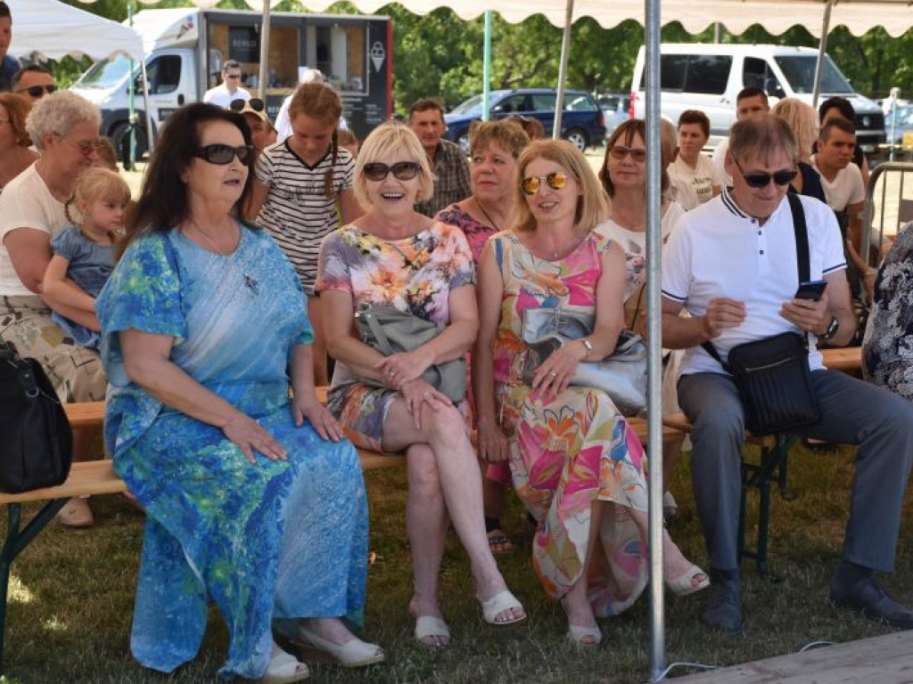 Anna Dymna na Pikniku Rycerskim w Ossolinie. Znakomita aktorka otrzymała Kryształowe Berło [zdjęcia]