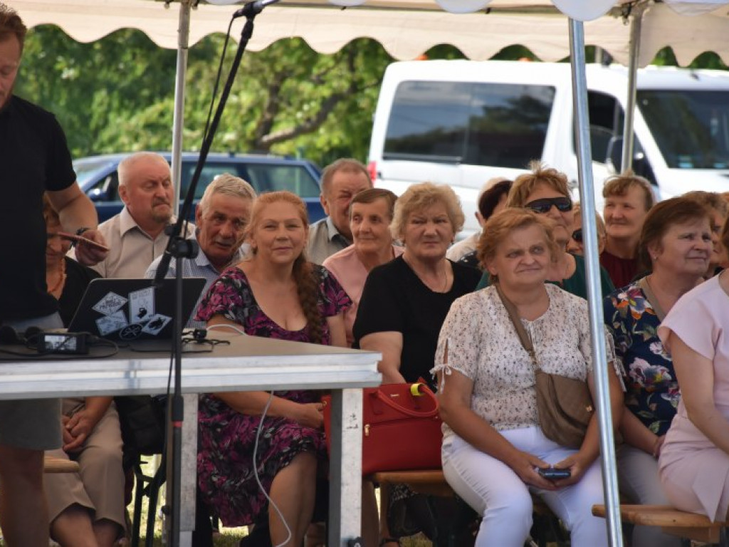 Anna Dymna na Pikniku Rycerskim w Ossolinie. Znakomita aktorka otrzymała Kryształowe Berło [zdjęcia]