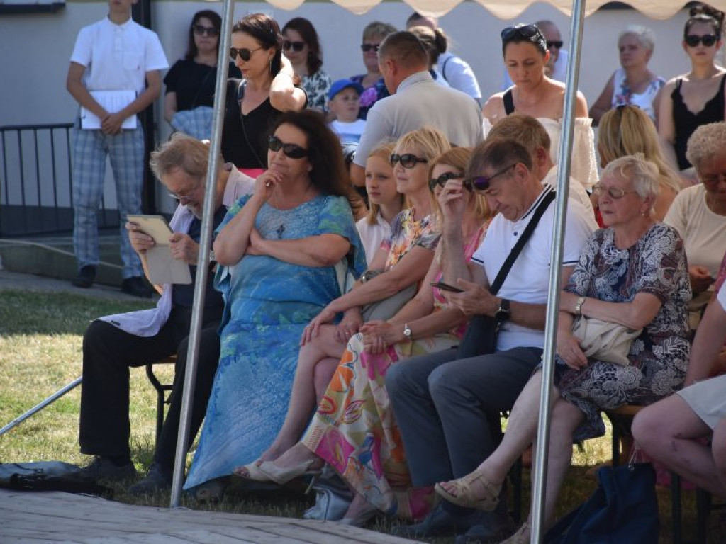 Anna Dymna na Pikniku Rycerskim w Ossolinie. Znakomita aktorka otrzymała Kryształowe Berło [zdjęcia]