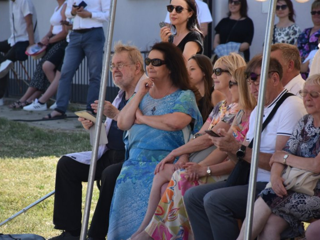 Anna Dymna na Pikniku Rycerskim w Ossolinie. Znakomita aktorka otrzymała Kryształowe Berło [zdjęcia]