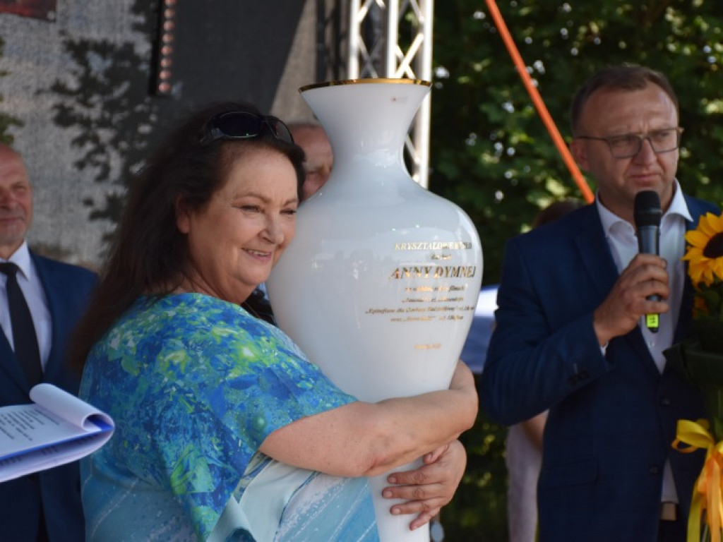 Anna Dymna na Pikniku Rycerskim w Ossolinie. Znakomita aktorka otrzymała Kryształowe Berło [zdjęcia]