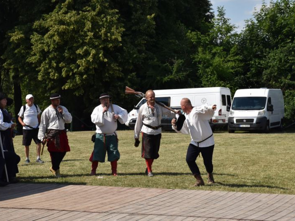Anna Dymna na Pikniku Rycerskim w Ossolinie. Znakomita aktorka otrzymała Kryształowe Berło [zdjęcia]