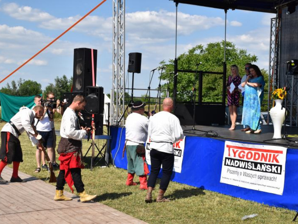 Anna Dymna na Pikniku Rycerskim w Ossolinie. Znakomita aktorka otrzymała Kryształowe Berło [zdjęcia]
