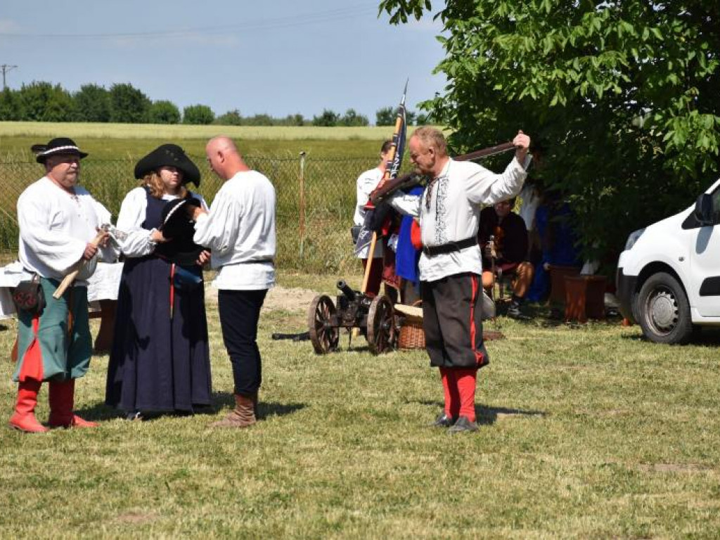 Finał konkursu pięknego czytania na jubileuszowym pikniku w Ossolinie [zdjęcia]