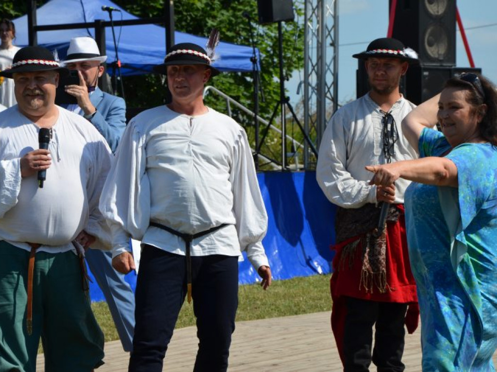 Finał konkursu pięknego czytania na jubileuszowym pikniku w Ossolinie [zdjęcia]