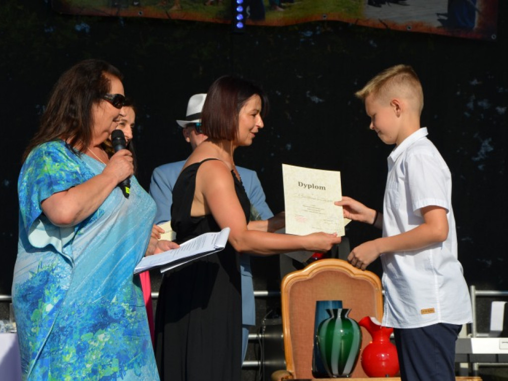 Finał konkursu pięknego czytania na jubileuszowym pikniku w Ossolinie [zdjęcia]