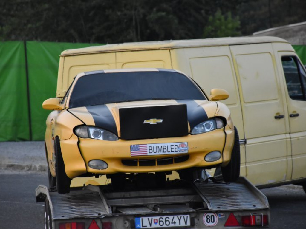Monster Trucki w Tarnobrzegu. Były drifty i przejazdy przez ścianę ognia [zdjęcia]