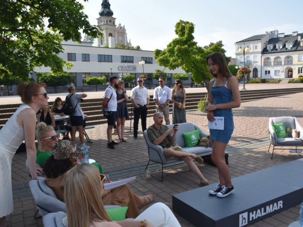 Tarnobrzeski casting na modelki i modeli. Zobaczcie jak było [zdjęcia]