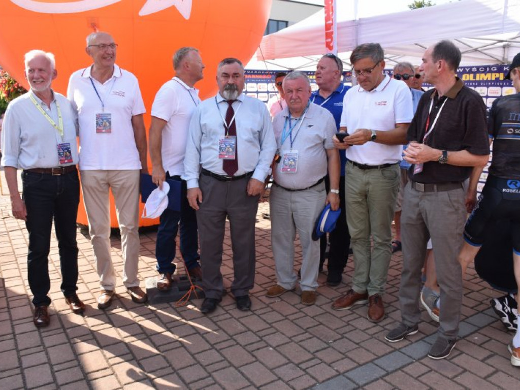 Wspaniały finisz etapu wyścigu kolarskiego w Tarnobrzegu [zdjęcia]