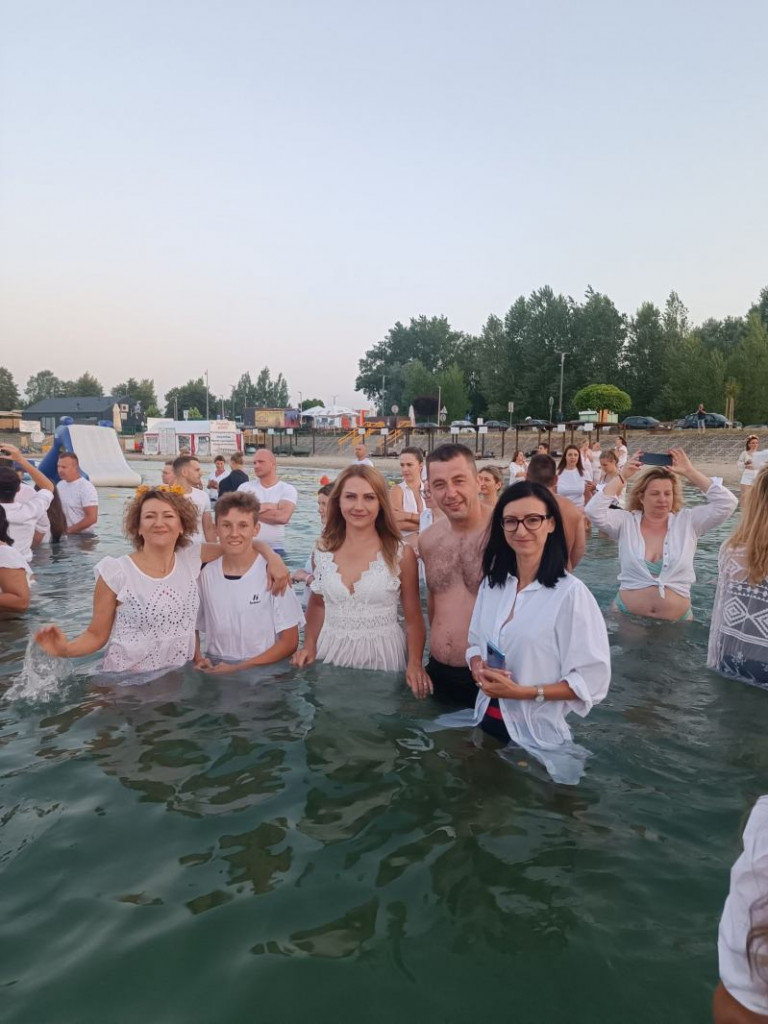 Anielska kąpiel o wschodzie słońca dla hospicjum dziecięcego w Skowierzynie [zdjęcia]
