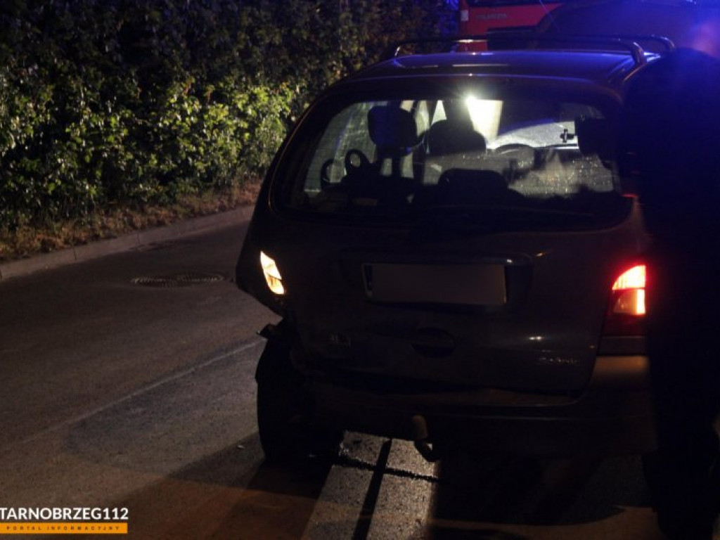 Tarnobrzeg. Wieczorny wypadek na ulicach miasta, sprawca zbiegł [zdjęcia]