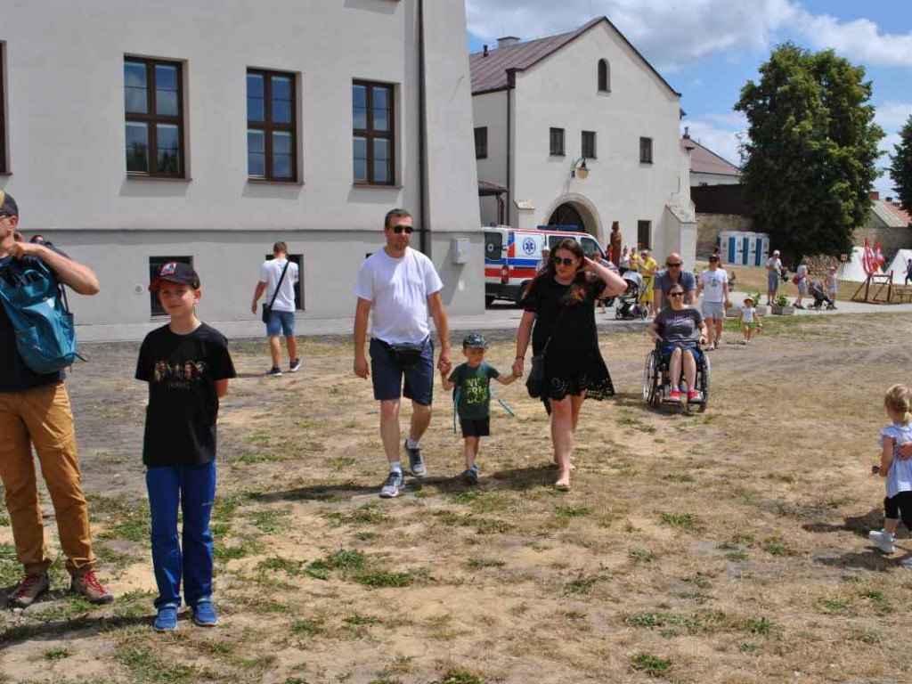 Wspaniałe historyczne widowisko w Szydłowie. Przyjechali rycerze z całej Polski [wideo][zdjęcia]