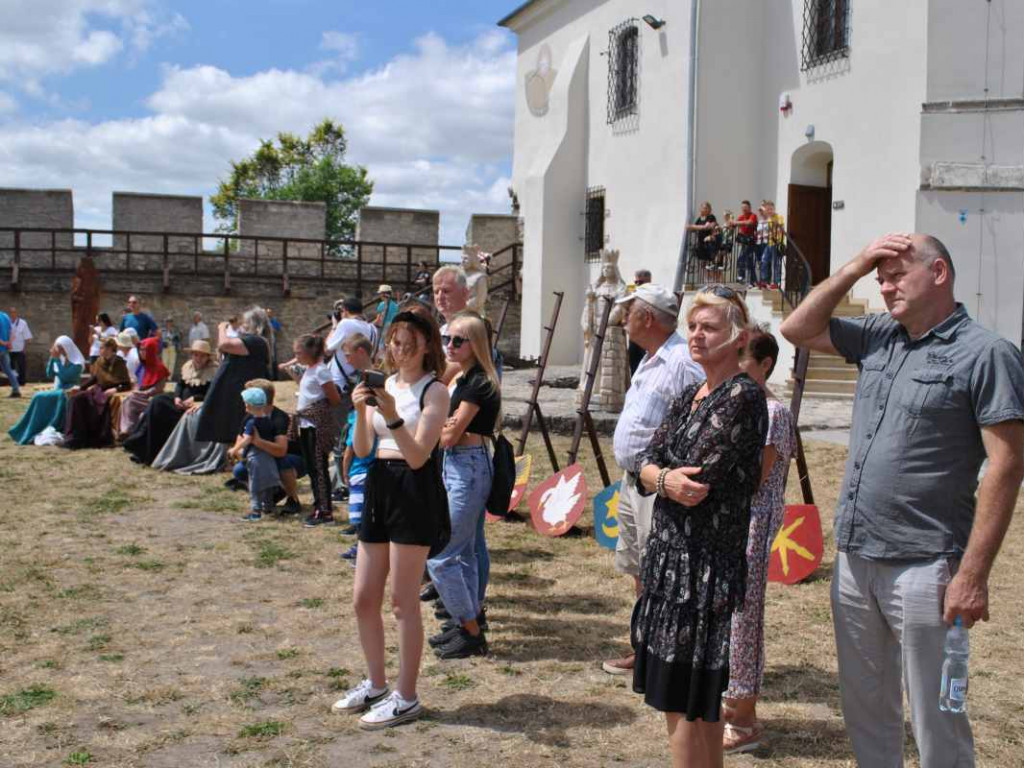 Wspaniałe historyczne widowisko w Szydłowie. Przyjechali rycerze z całej Polski [wideo][zdjęcia]