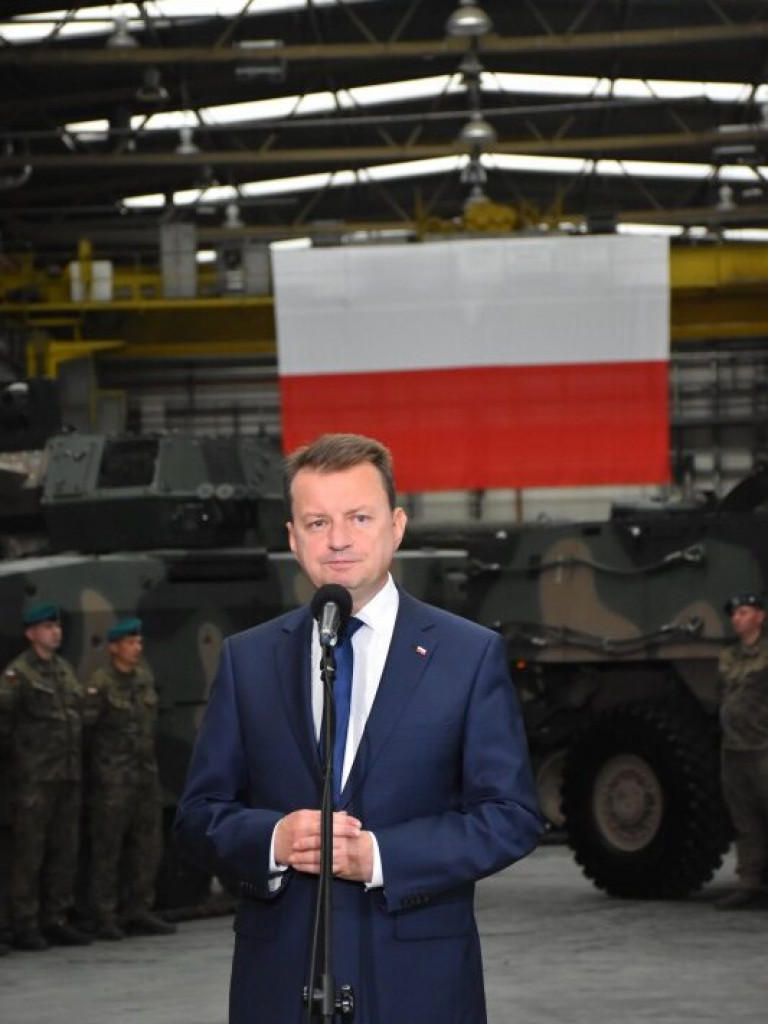 Minister Obrony Narodowej w Hucie Stalowa Wola. Podpisał gigantyczny kontrakt! [zdjęcia]