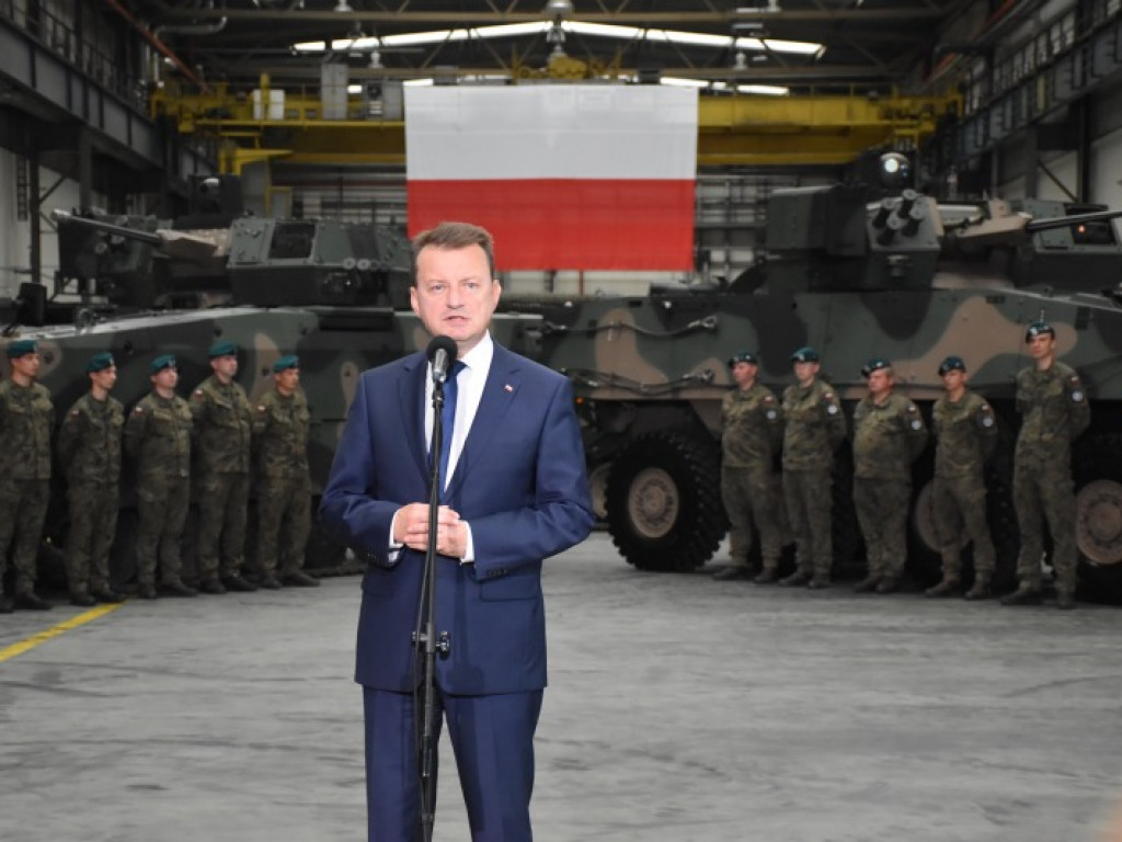Minister Obrony Narodowej w Hucie Stalowa Wola. Podpisał gigantyczny kontrakt! [zdjęcia]