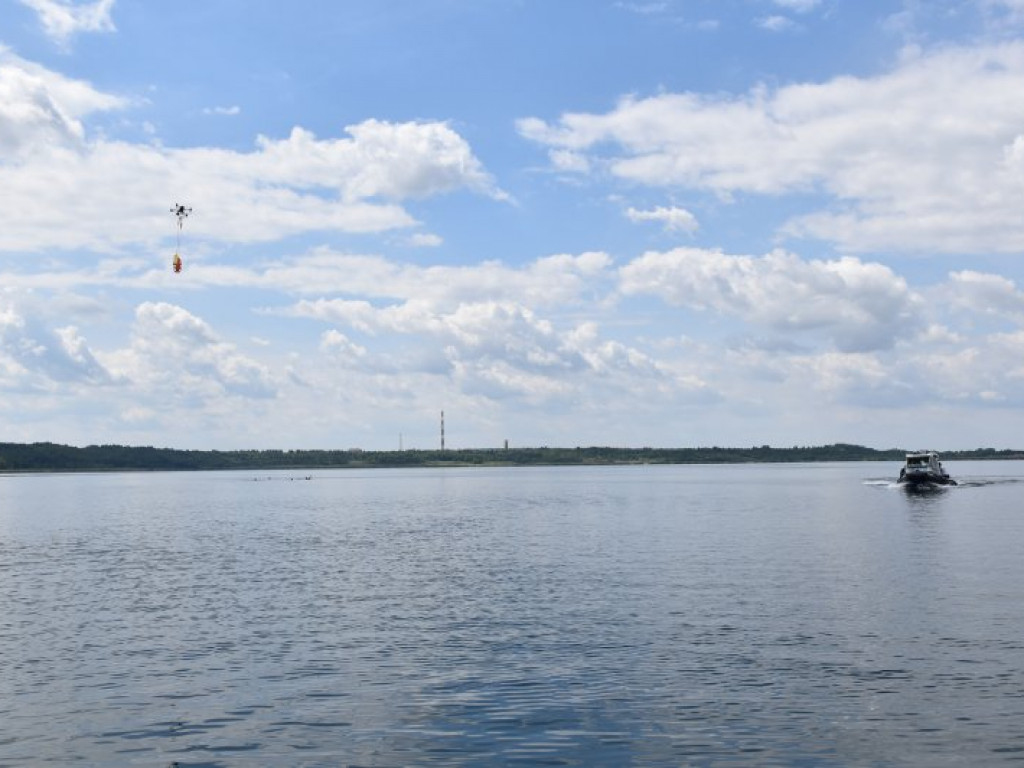 Zobacz akcję ratunkową z udziałem helikoptera nad Jeziorem Tarnobrzeskim [wideo][zdjęcia]