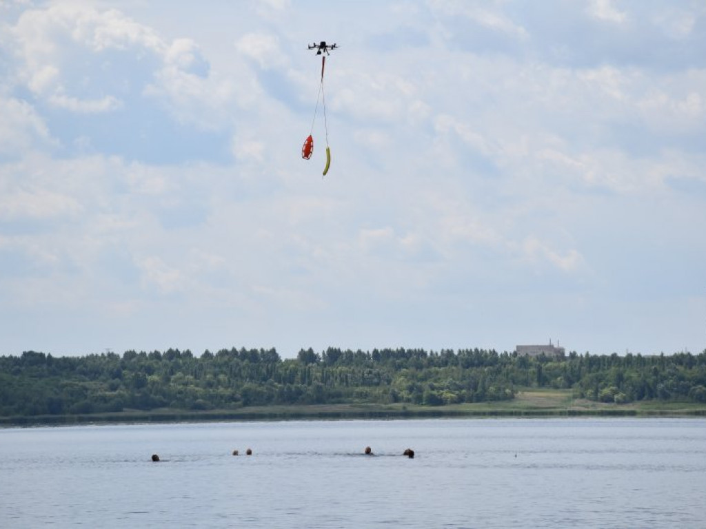 Zobacz akcję ratunkową z udziałem helikoptera nad Jeziorem Tarnobrzeskim [wideo][zdjęcia]