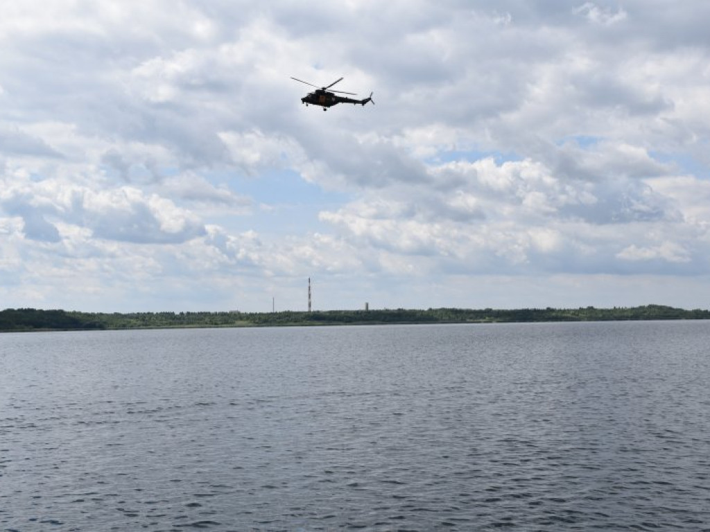 Zobacz akcję ratunkową z udziałem helikoptera nad Jeziorem Tarnobrzeskim [wideo][zdjęcia]