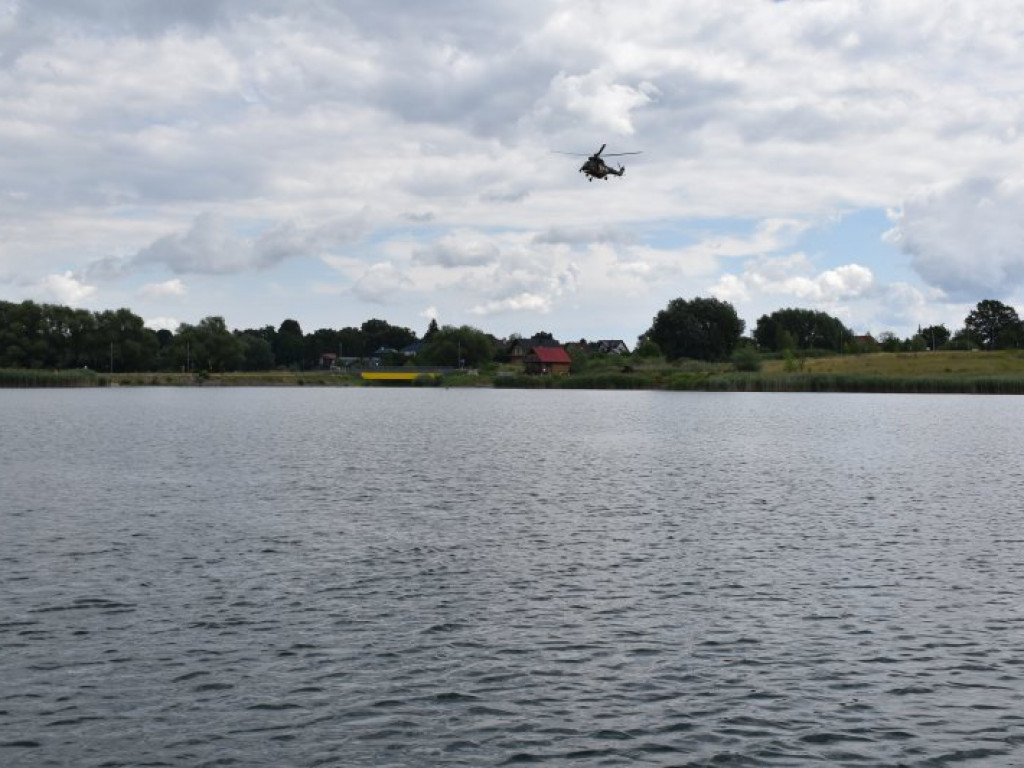 Zobacz akcję ratunkową z udziałem helikoptera nad Jeziorem Tarnobrzeskim [wideo][zdjęcia]