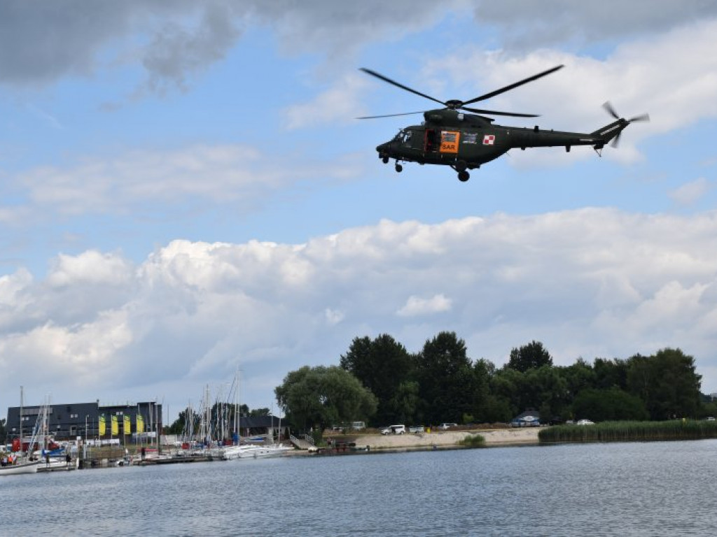 Zobacz akcję ratunkową z udziałem helikoptera nad Jeziorem Tarnobrzeskim [wideo][zdjęcia]