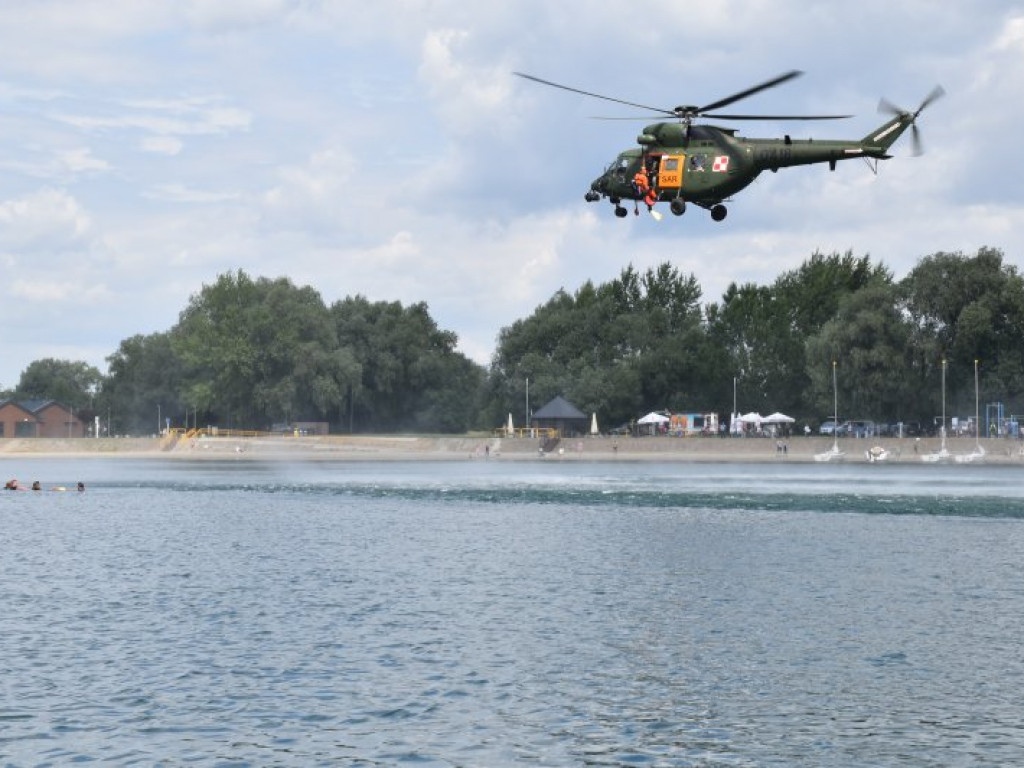 Zobacz akcję ratunkową z udziałem helikoptera nad Jeziorem Tarnobrzeskim [wideo][zdjęcia]