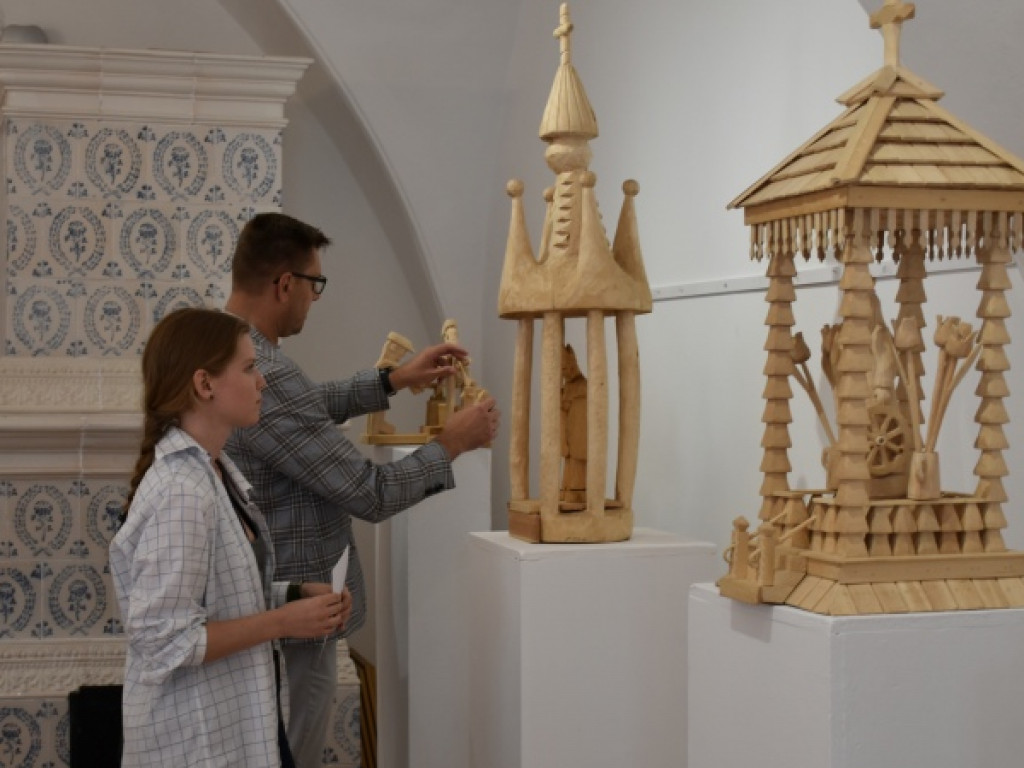 Ruchome zabawki i inne rzeźby Jana Puka na wystawie w Sandomierzu [zdjęcia]